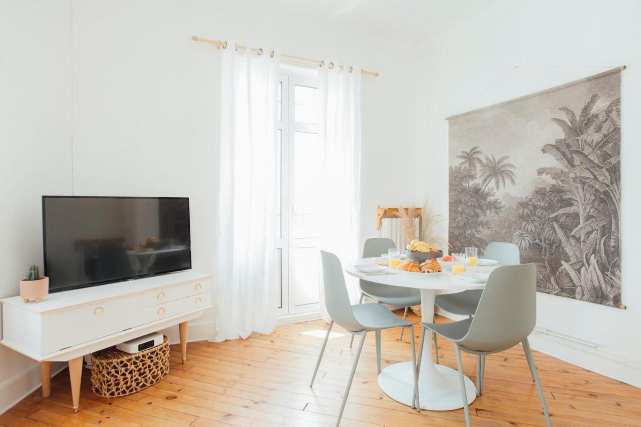 Appartamento Coachella Vintage Chic In The Heart Of St Charles Biarritz Esterno foto